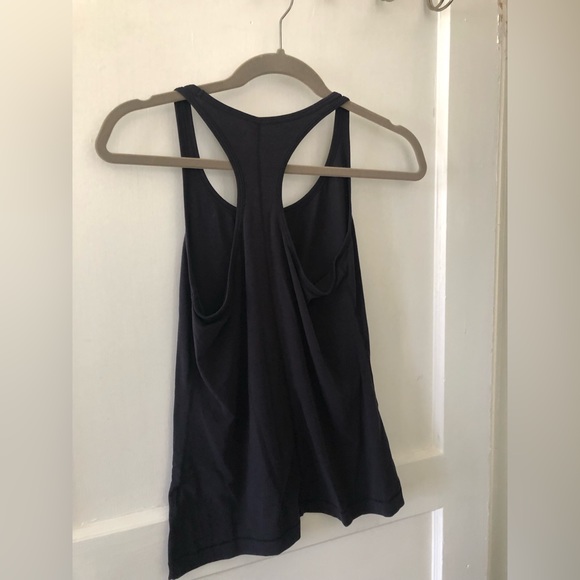 Black workout tank - Picture 2 of 3